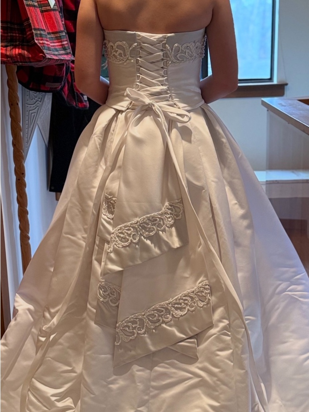 Elegant strapless ballgown wedding dress (Corset Back) - Size 12 (fits a small)